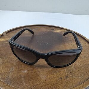 Ray-Ban RB 4216 Sunglasses Womens 56-20 Black Gray Cat Eye Gradient Italy 601/11